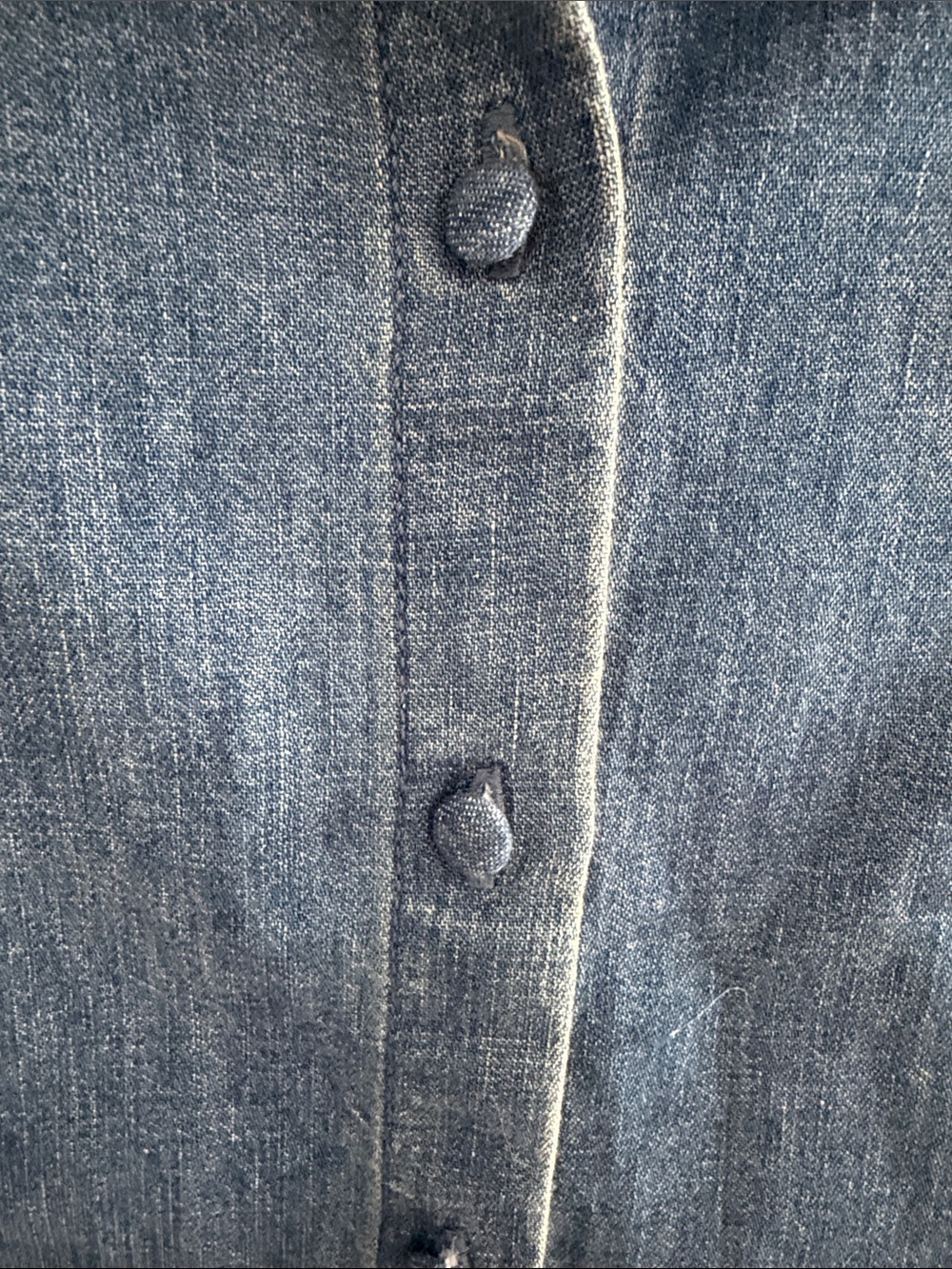 Maxwell Denim Puff-Sleeve Shirt in Petersburg Wash - Picture 3 of 7